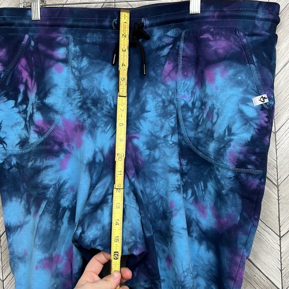 Torrid Tie Dye Everyday Fleece Crop Active Jogger Size 1X - Picture 8 of 8